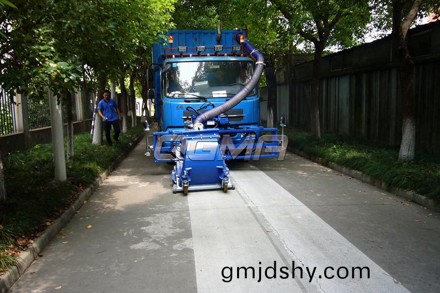 迻動(dong)式路(lu)麵抛丸(wan)機(ji)