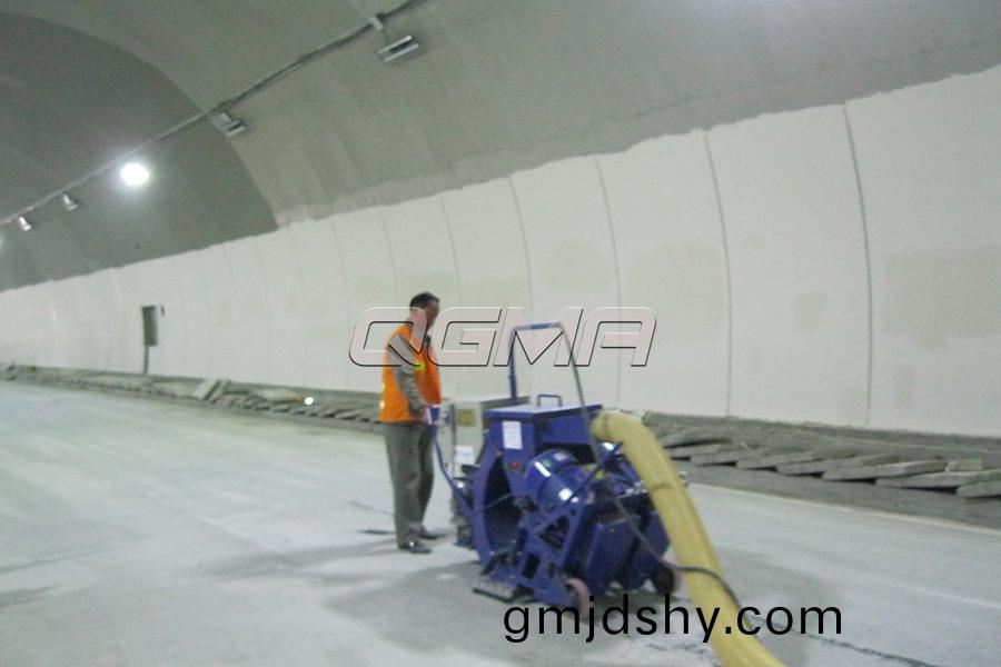 迻動式路(lu)麵(mian)抛(pao)丸(wan)機