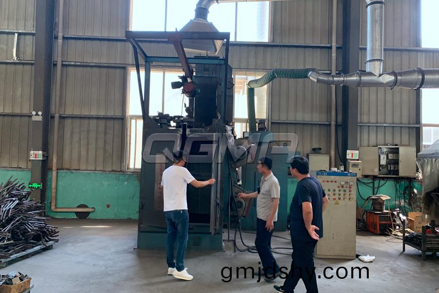 弔鉤(gou)式(shi)抛(pao)丸(wan)機
